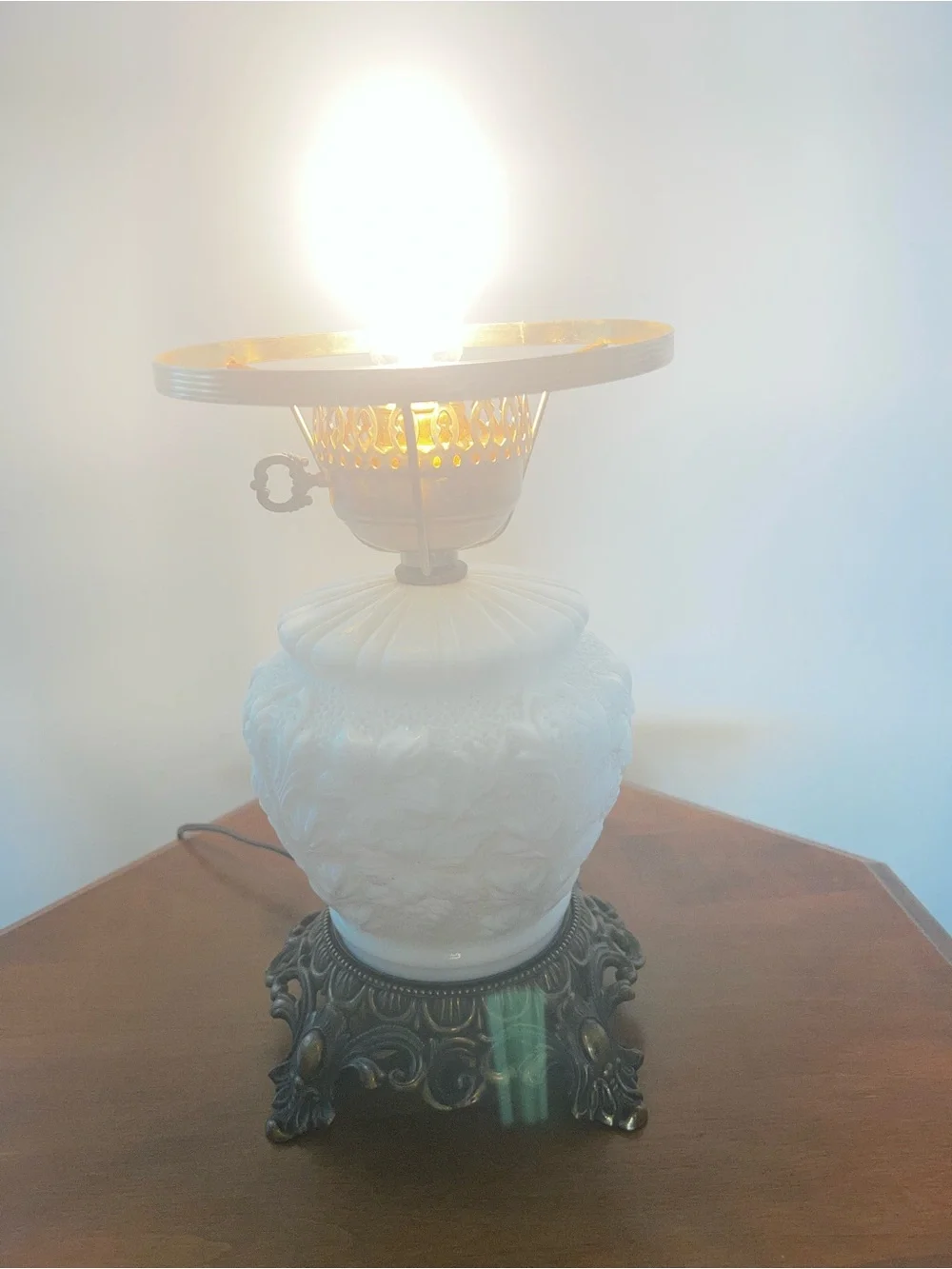 VTG Fenton Milk Glass Poppy 3-way Table Lamp Antique Brass Metal Base Only